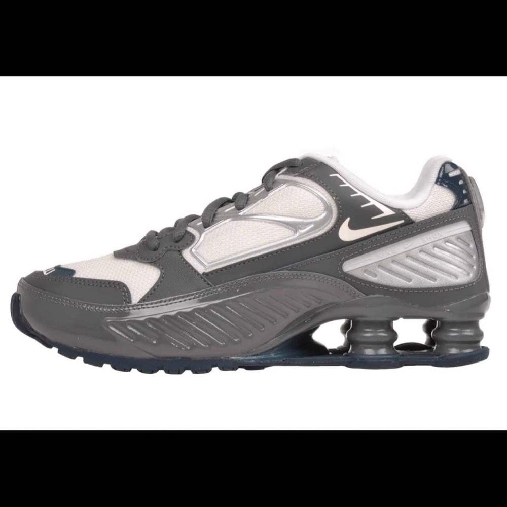 Nike Wmns Shox Enigma size 9.5
